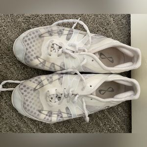 Nfinity Vengeance Cheer Shoes Womens size 8